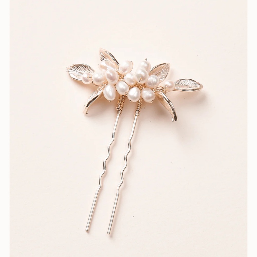 Dareth Colburn Wedding hair pins